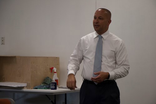 USI alum Mr. Jeff Bone, Corporate Relationship Manager at Old National, spoke to Dr. Brett Bueltel's UNIV 101 class.