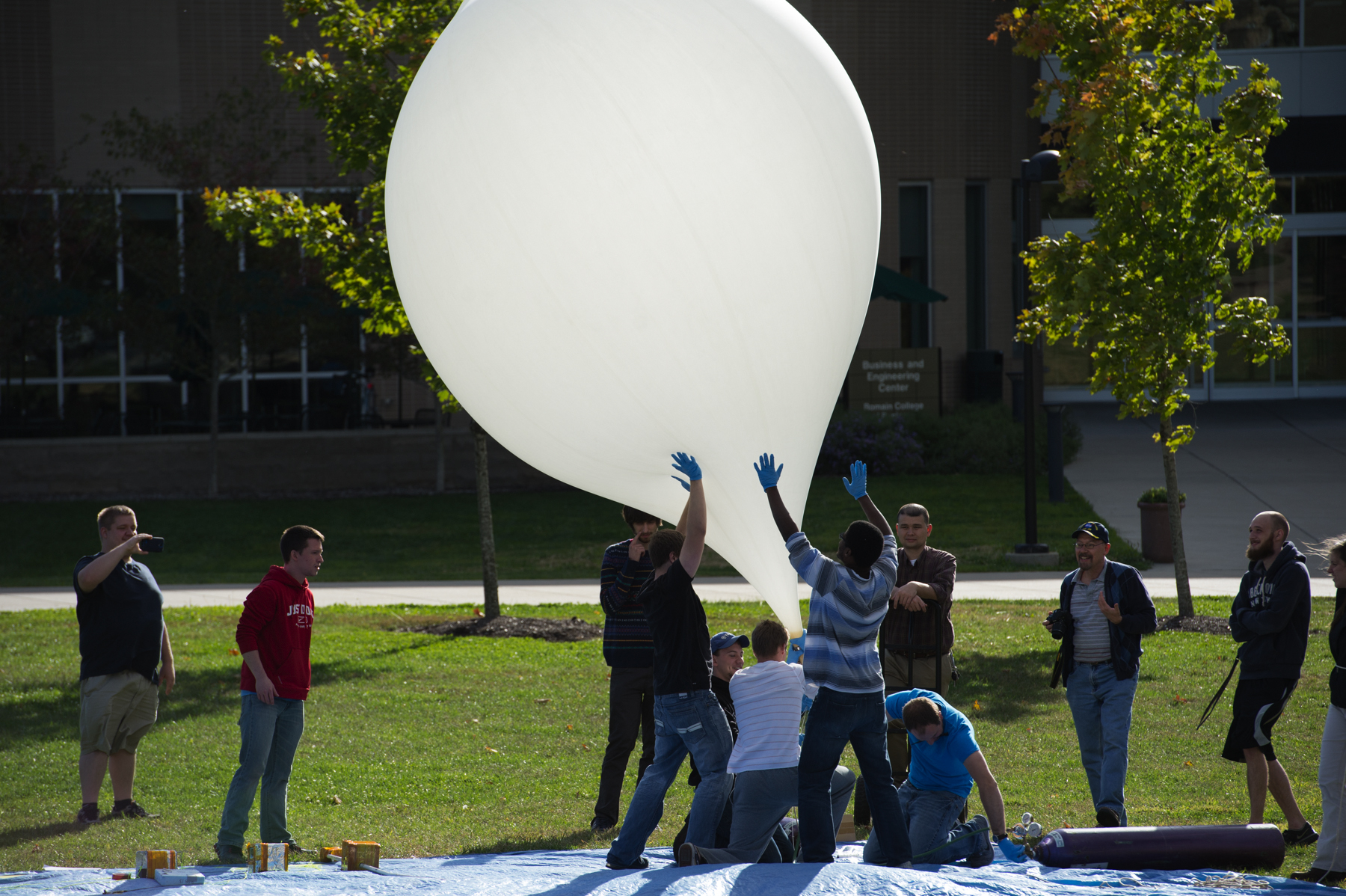 A balloon filled with helium gas has a volume of 500 ml A balloon filled with helium gas has a volume of 500 ml