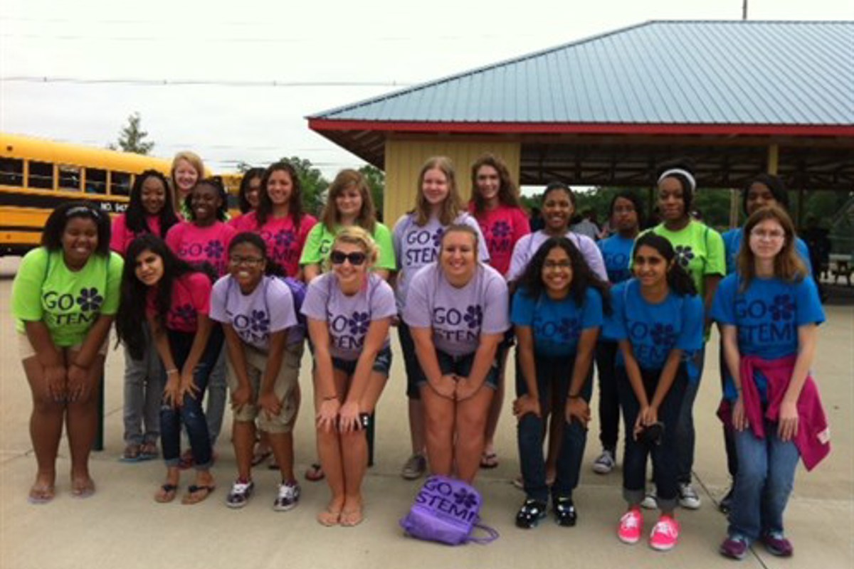 Registration open for USI's SwISTEM summer camps 