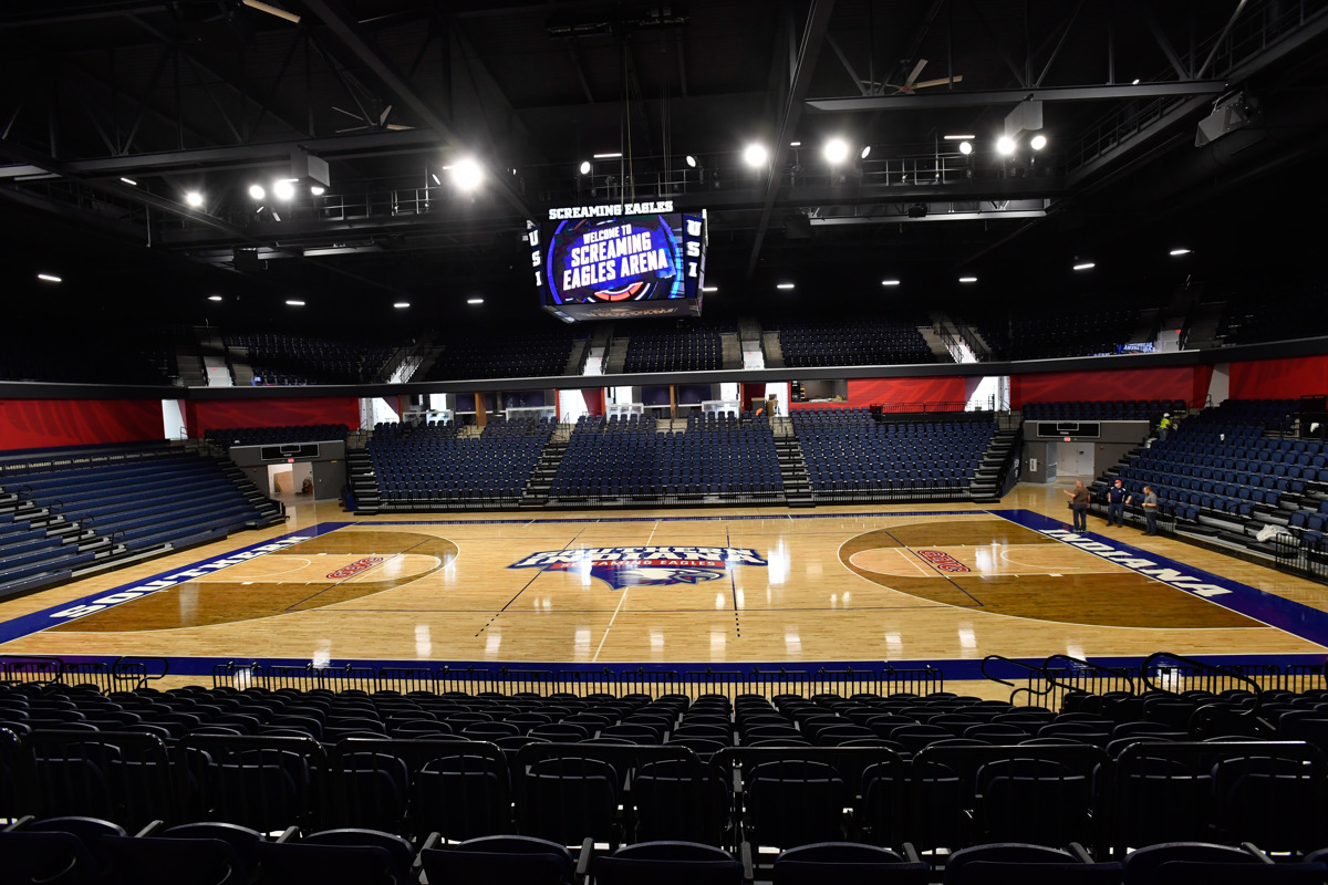 USI debuts new Screaming Eagles Arena