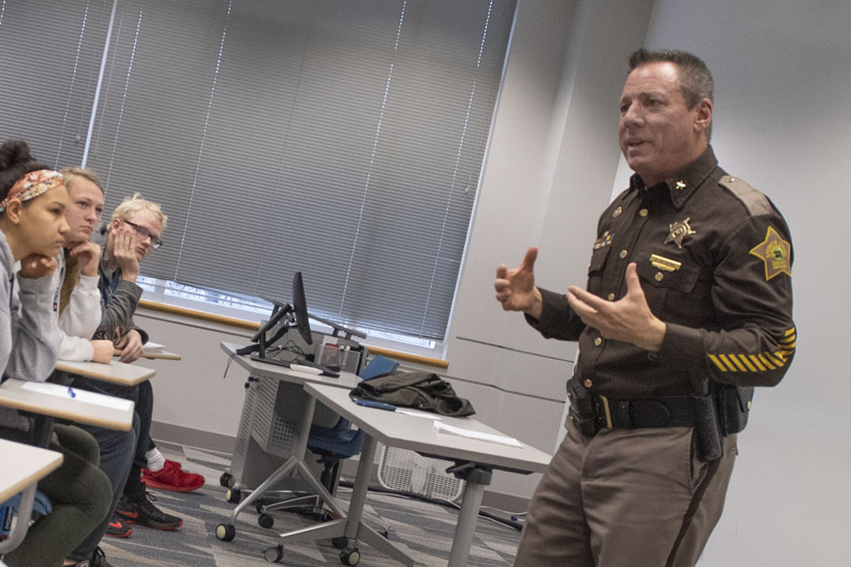 Vanderbugh County Sherriff Dave Wedding addressing a criminal justice class at USI.