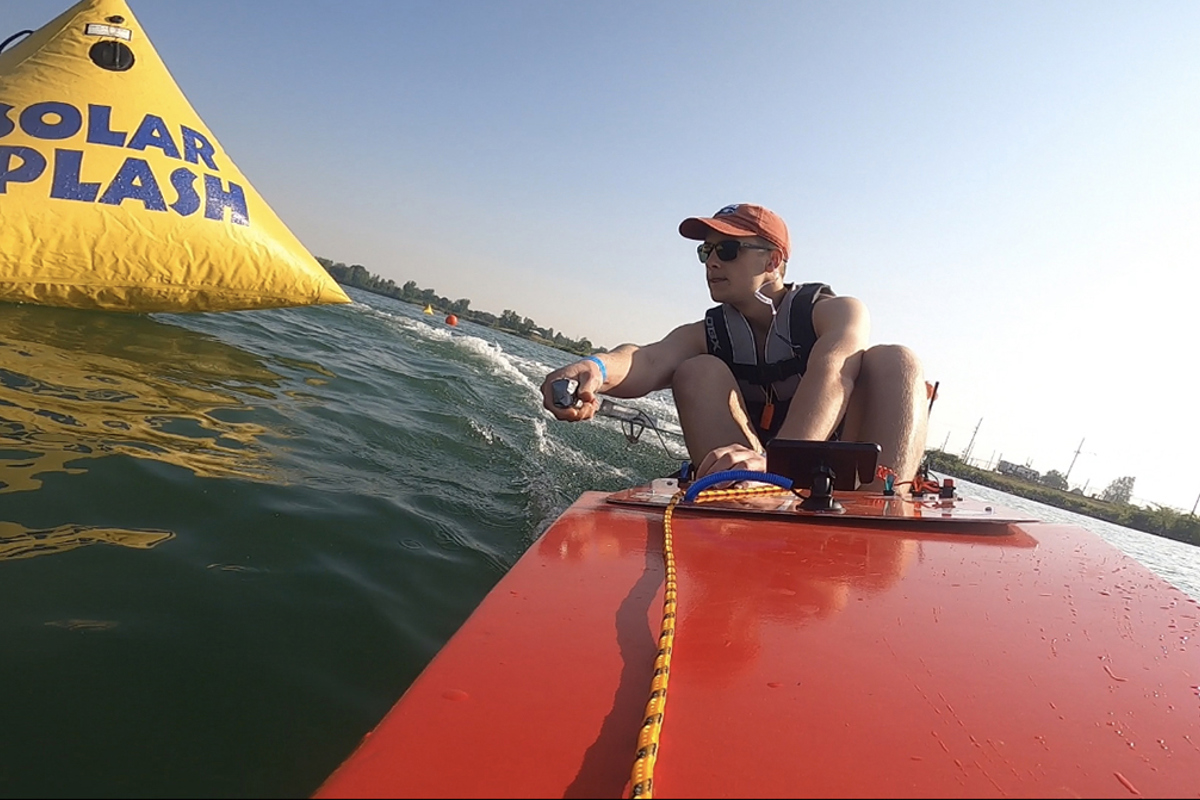 USI students make a splash