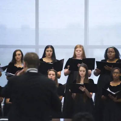 USI Chamber and Women’s Choirs to present “Music for the Feaste of Christmas” 